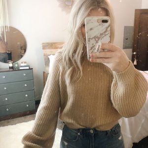 Balloon sleeved sweater